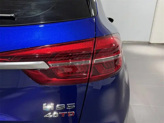 Hongqi HS5 — Фото автомобиля 12
