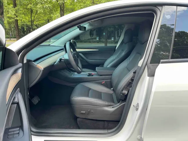 Tesla Model Y — Фото автомобиля 8