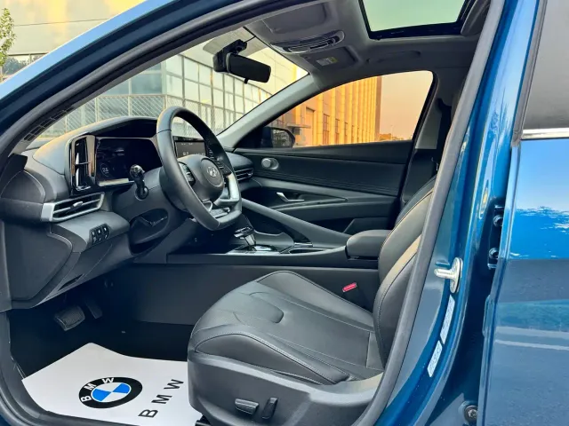 Hyundai Elantra — Фото автомобиля 9