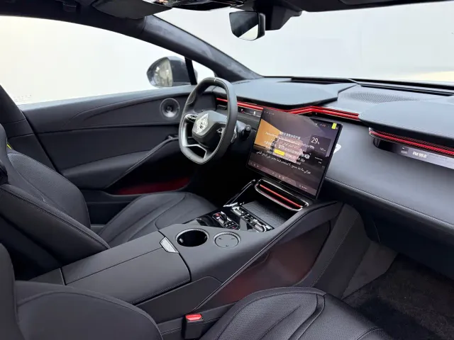 Lotus Eletre — Фото автомобиля 17