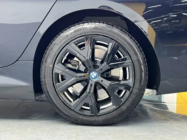 BMW i3 — Фото автомобиля 23