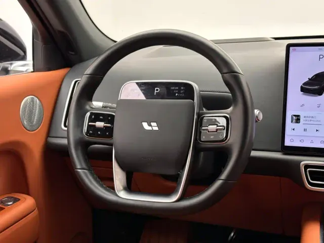 Li Auto L7 — Фото автомобиля 12