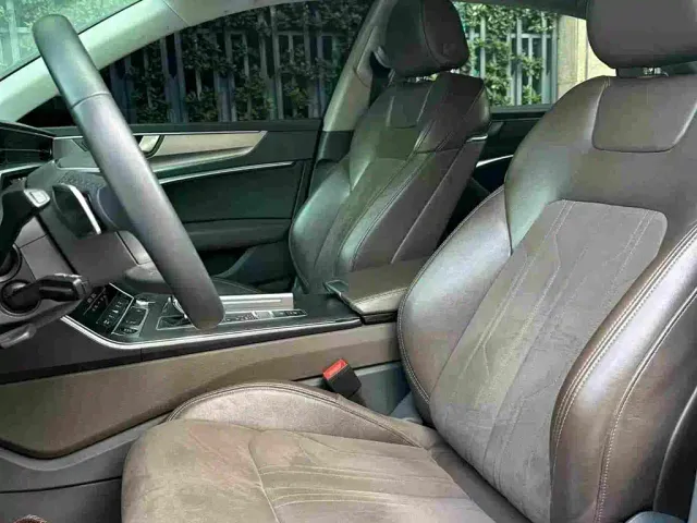 Audi A7L — Фото автомобиля 9