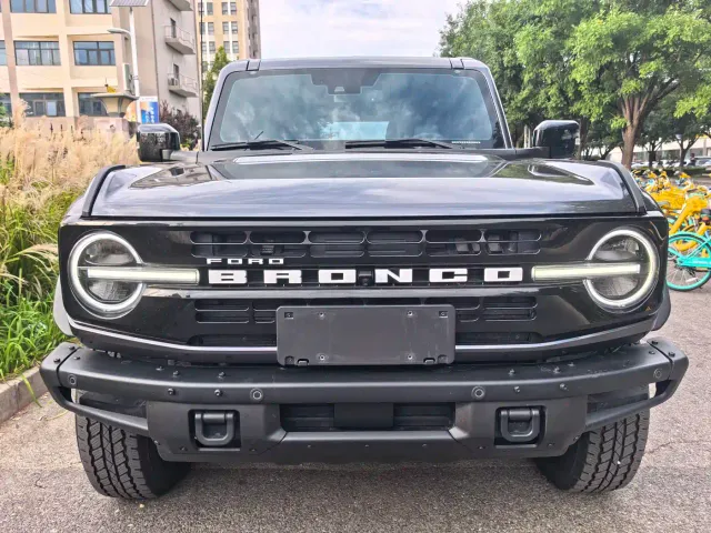 Ford Bronco — Фото автомобиля 2