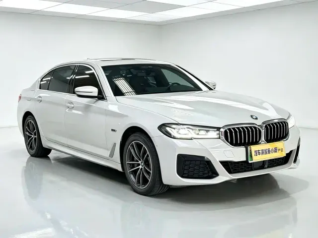 Фотография автомобиля — BMW 5 Series