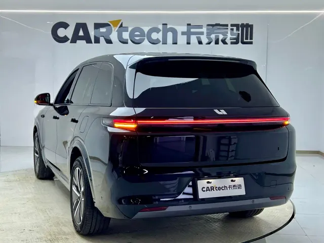 Li Auto L8 — Фото автомобиля 6