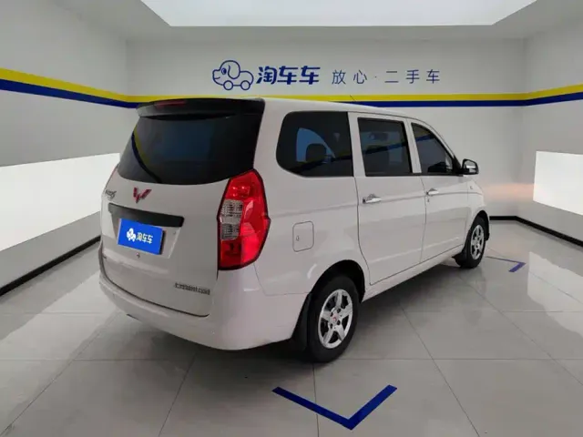 Wuling Hongguang — Фото автомобиля 3