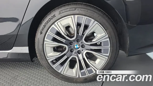 BMW 7 Series G70 — Фото автомобиля 6