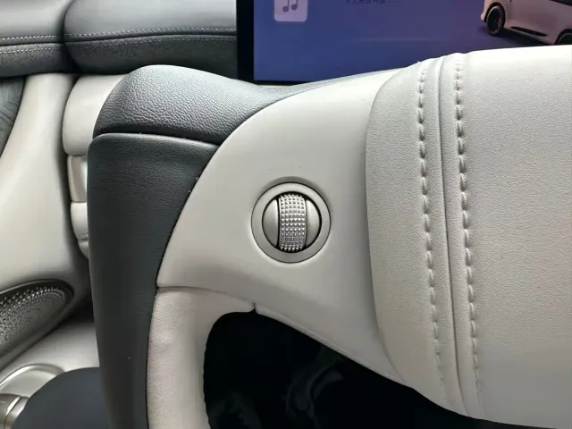 IM Motors LS6 — Фото автомобиля 15