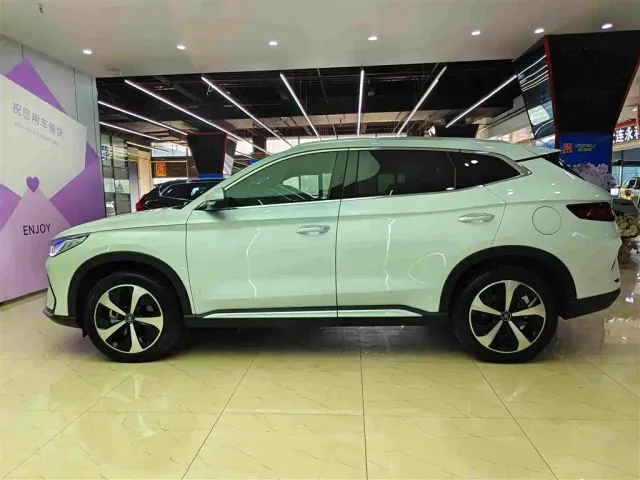 BYD Song PLUS — Фото автомобиля 8