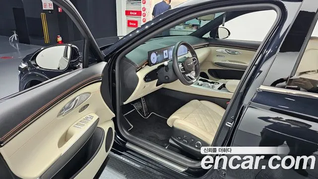 Genesis GV70 — Фото автомобиля 8