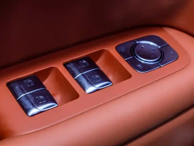 Li Auto L6 — Фото автомобиля 12