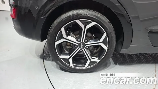 Kia Niro The All New Niro Signature — Фото автомобиля 5