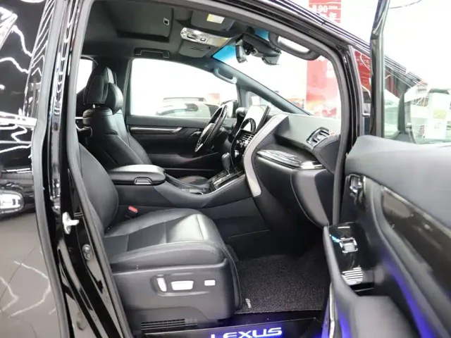 Toyota Vellfire — Фото автомобиля 11