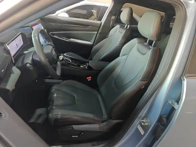 Geely Boyue — Фото автомобиля 14