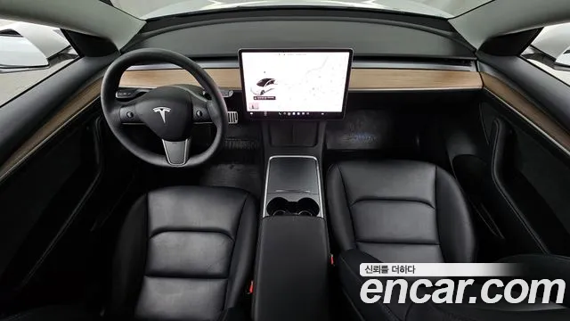 Tesla Model 3 — Фото автомобиля 6