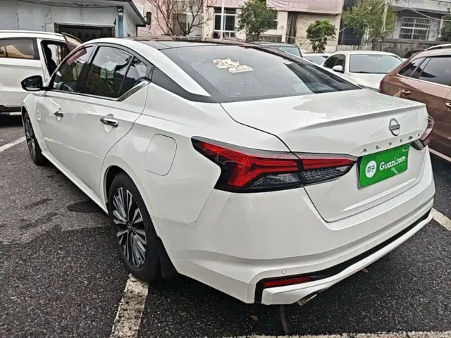 Nissan Teana — Фото автомобиля 4
