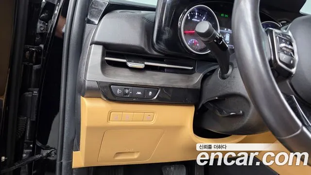 Kia Canival Carnival 4 поколение Бензин 9 мест Prestige — Фото автомобиля 15