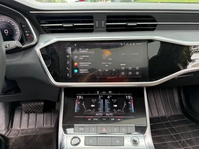 Audi A7L — Фото автомобиля 10