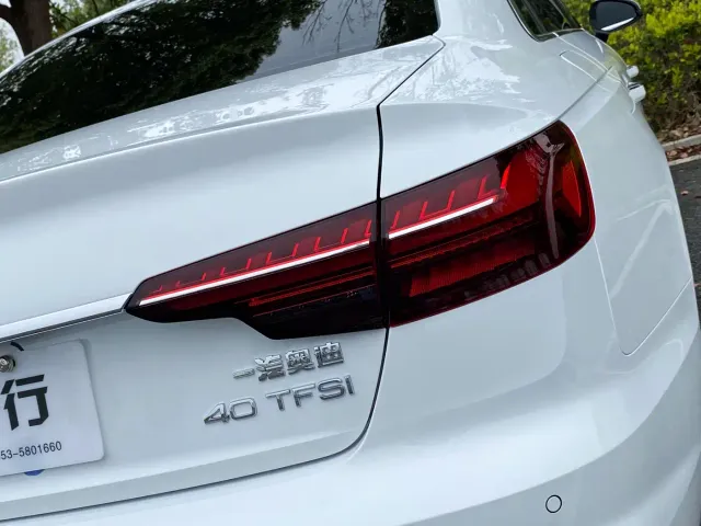 Audi A4L — Фото автомобиля 11