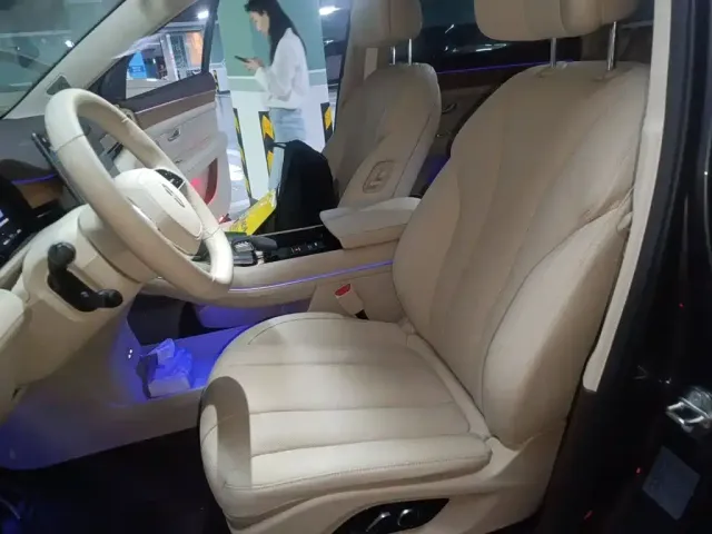 AITO Wenjie AITO M7 2024 1.5T RWD Plus 5-Seater — Фото автомобиля 16