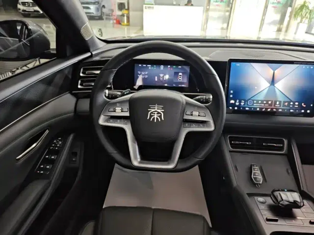 BYD Qin L — Фото автомобиля 10