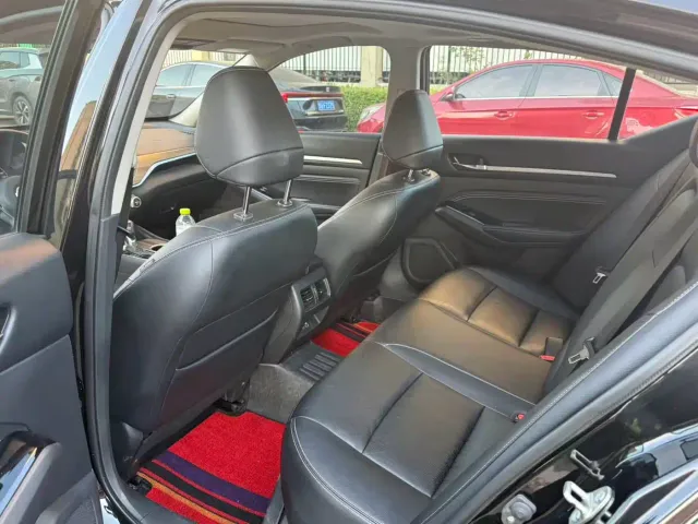 Nissan Teana — Фото автомобиля 6