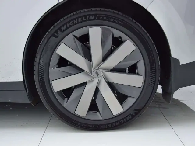 Li Auto i6 — Фото автомобиля 19