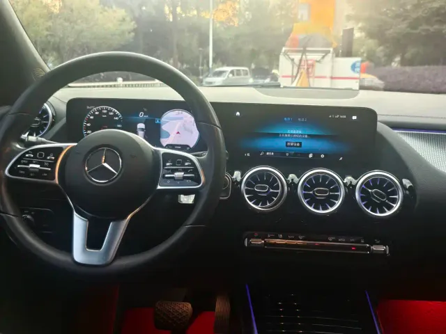 Mercedes-Benz EQA — Фото автомобиля 14
