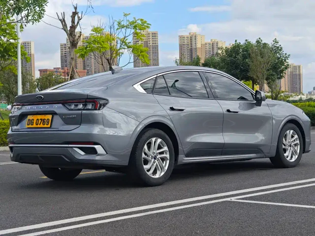 Ford Mondeo — Фото автомобиля 24