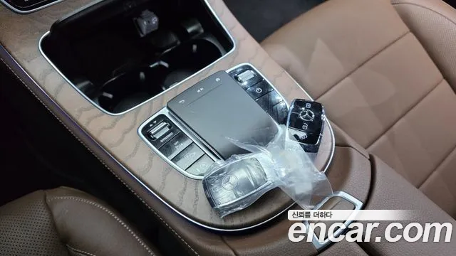 Mercedes-Benz E-Class — Фото автомобиля 15