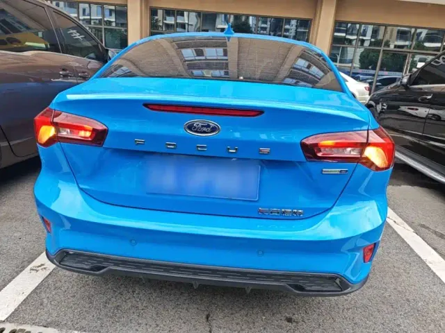 Ford Focus — Фото автомобиля 5