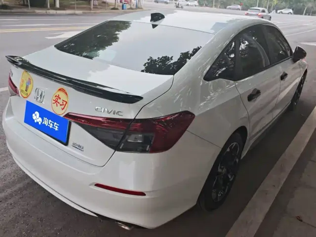 Honda Civic — Фото автомобиля 3