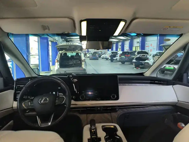 Lexus Lexus LM 2023 500h 6-Seater Prestige Edition — Фото автомобиля 8