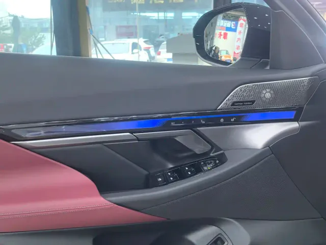 BMW 5 Series — Фото автомобиля 10