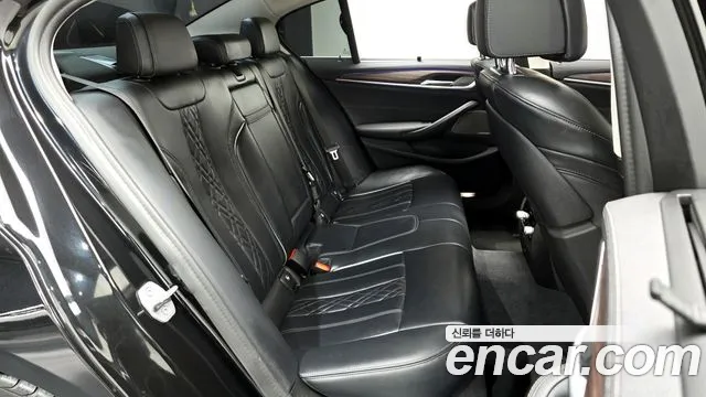 BMW 5-Series 5 серия (G30) 530i xDrive Luxury — Фото автомобиля 12