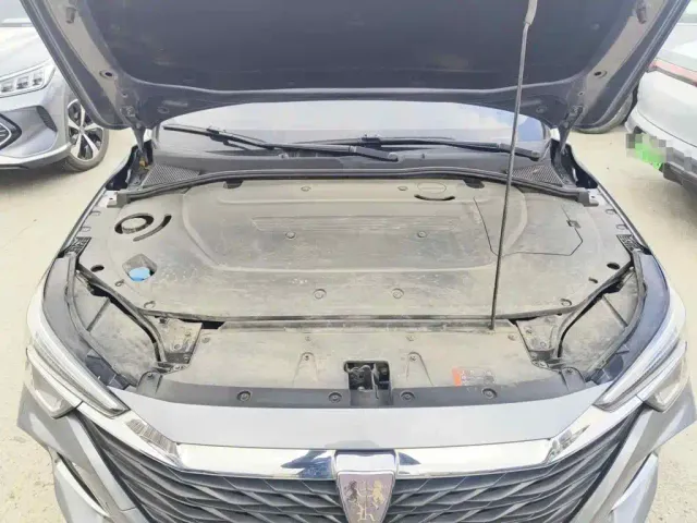 Roewe i6 MAX EV — Фото автомобиля 3