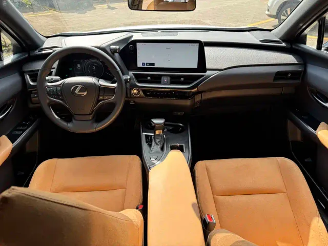 Lexus UX — Фото автомобиля 6