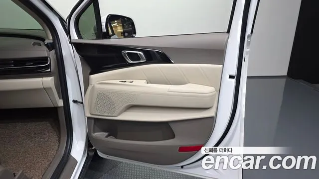 Kia Carnival Generation 4 — Фото автомобиля 14