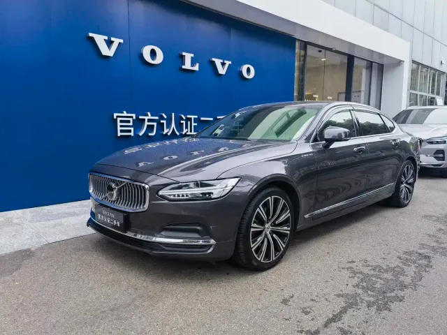 Фотография автомобиля — Volvo S90