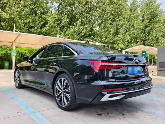 Audi A6L — Фото автомобиля 9