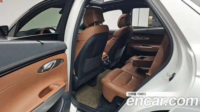 Genesis GV70 — Фото автомобиля 18