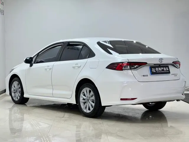 Toyota Corolla — Фото автомобиля 6