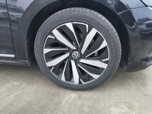 Volkswagen Passat — Фото автомобиля 24