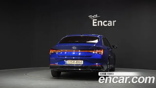 Hyundai Avante CN7 — Фото автомобиля 4