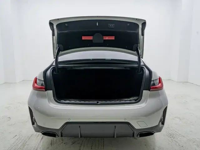 BMW 3 Series — Фото автомобиля 18
