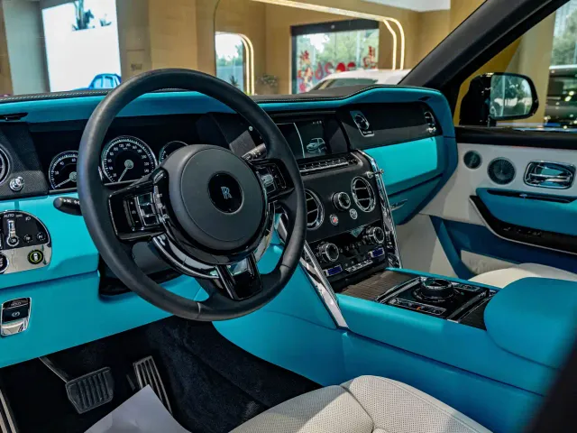 Rolls-Royce Cullinan — Фото автомобиля 8