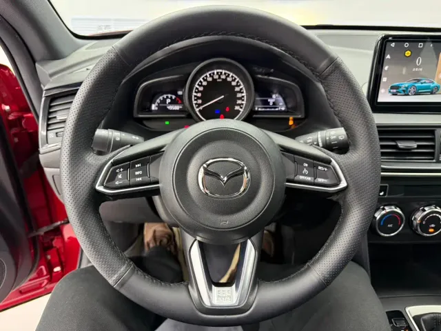 Mazda CX-4 — Фото автомобиля 7