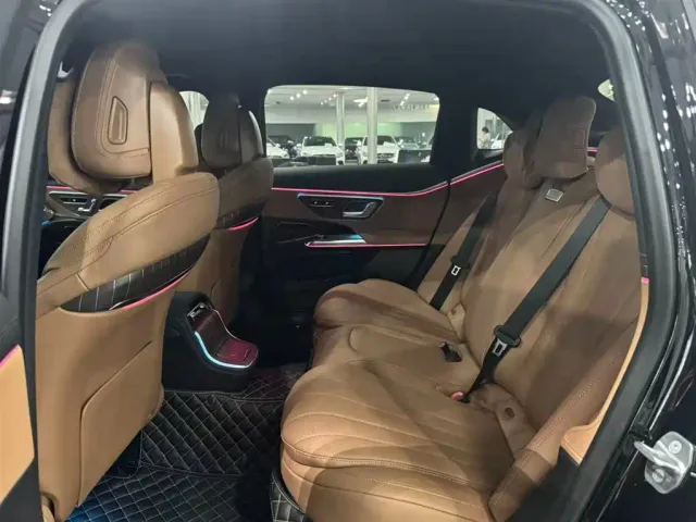 Mercedes-Benz E-Class — Фото автомобиля 14