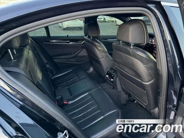 BMW 5-Series — Фото автомобиля 9